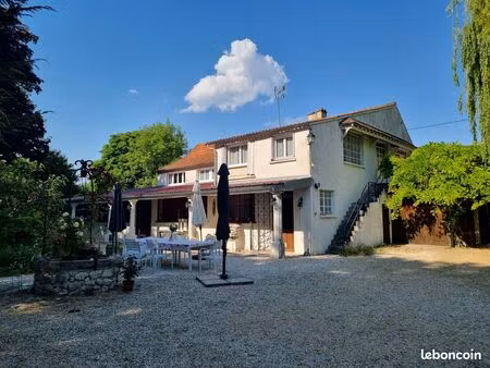 propriété 12 pièces 230 m²