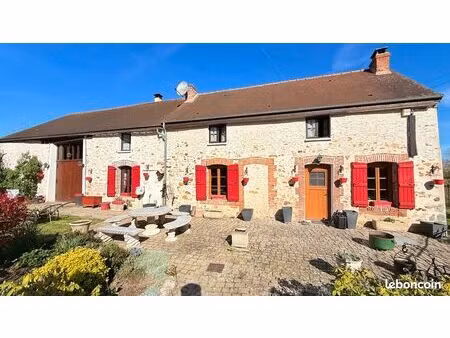 magnifique propriété avec maison en pierre rénovée  grange  terrain 1 7 hectare et étang