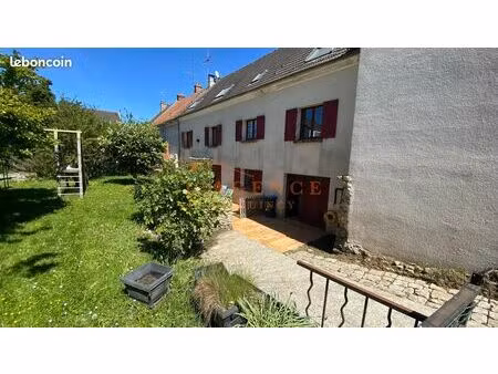maison 10 pièces 247 m²