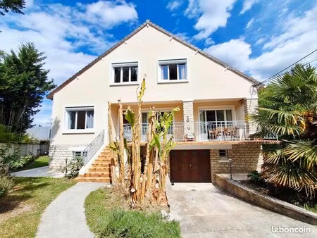 maison 7 pièces 198 m²