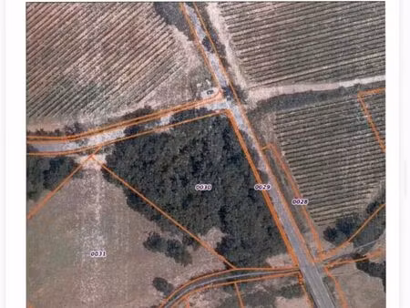 terrain de 2500 m2