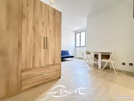 studio 1 pièce 27 m²