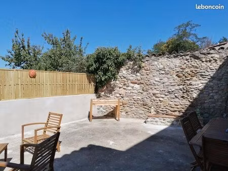 t2 avec grande cour privée