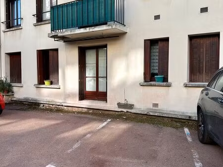 3 places parking privé - foire de paris / porte de versailles (15-20 min pied)