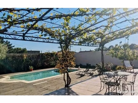 maison plain-pied de 119 m²  piscine  terrain arboré 695 m²  aucun vis-à-vis