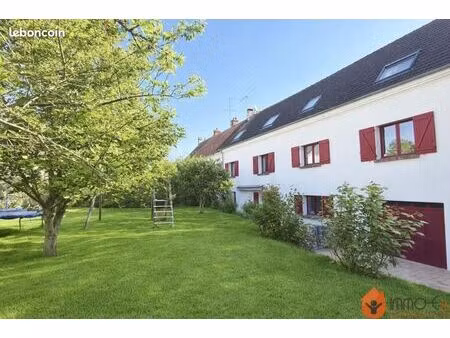 maison 9 pièces 240 m²