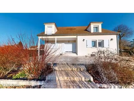 maison 8 pièces 284 m²