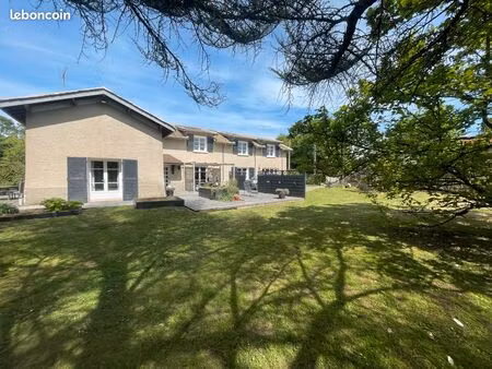 maison rénovée 187 m² – 7 pièces - calme  sans vis-à-vis – terrain arboré 1395 m² - à lurc