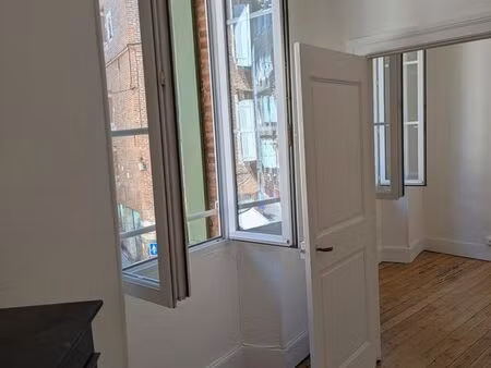 t2 à louer en centre historique