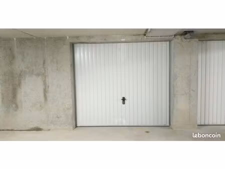 garage/box 25 m² saint denis les bourg