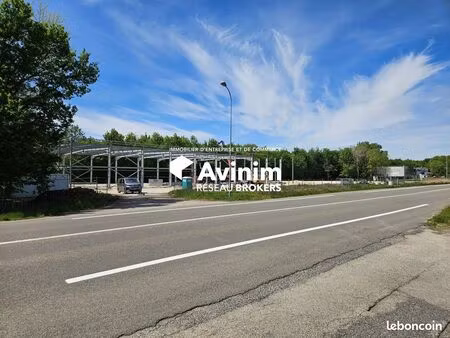 local 679 m² montagnat