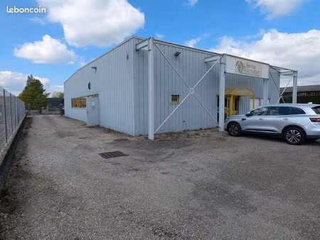 local 388 m² saint andre de corcy