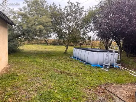 nouveau prix – maison rénovée + 3000 m² de terrain – possibilité 130 m² – à 2 min du centr