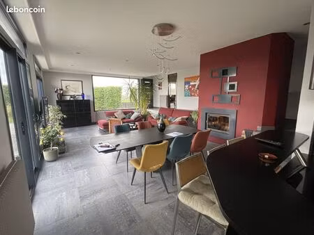 propriété 5 pièces 140 m²