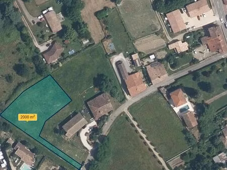 terrain constructible plat 2000m2 env