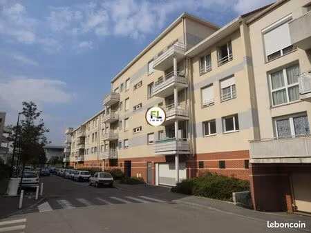 studio 1 pièce 32 m²