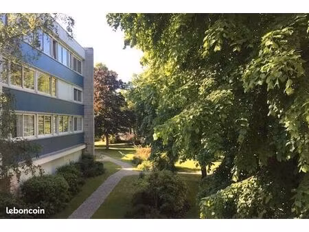 studette meublée – charme - calme absolu – sur parc – croissy-sur-seine