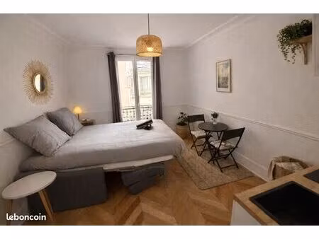 montmartre rue veron abbesses