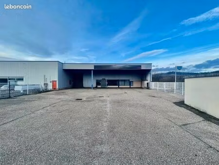 local industriel 1 443 m²