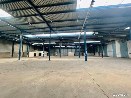 local industriel 4 724 m²