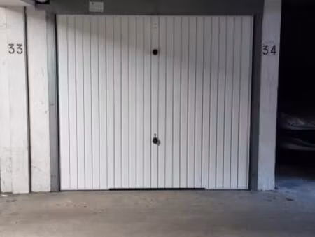 garage/box 13 m² voisins le bretonneux