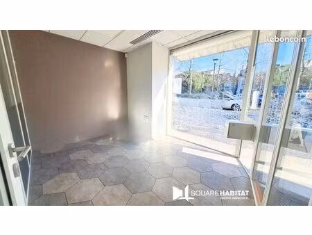 local commercial 200 m²