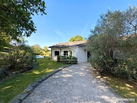 propriété 6 pièces 136 m²