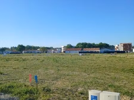 terrain 475 m² le poire sur vie