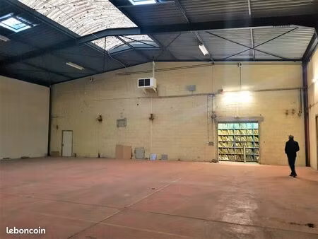 entrepot - logistique 1458 m² poitiers