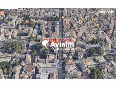 local 250 m² avignon