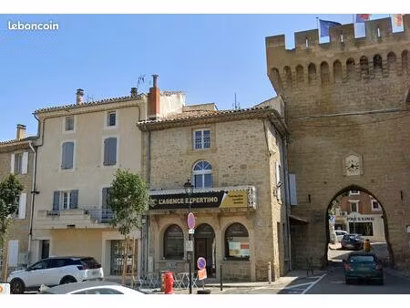 local commercial loué 65 m² — courthézon