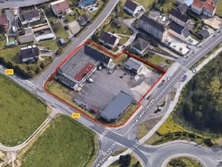 local d'activité 300 m²
