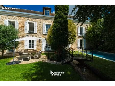 propriété 10 pièces 475 m²