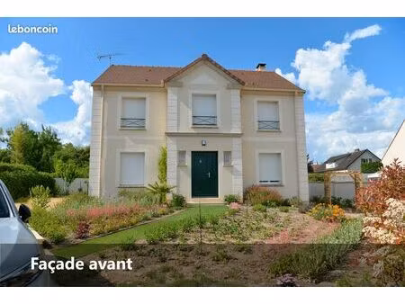 maison avec piscine à moret-loing-et-orvanne