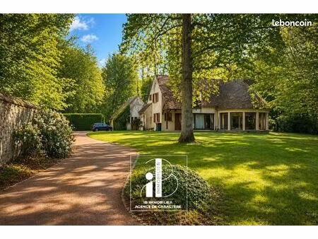 propriété 7 pièces 260 m²