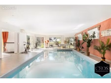 maison 8 pièces 280 m²