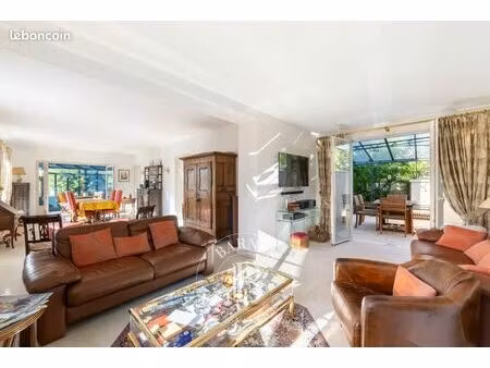 maison 8 pièces 169 m²