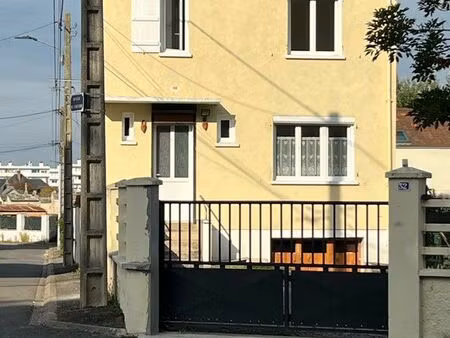 maison de ville proches de toutes commodités