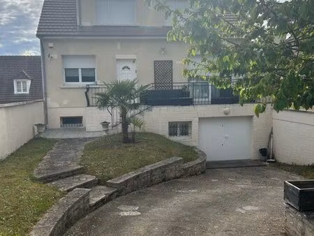 maison familiale avec dépendances et potentiel professionnel