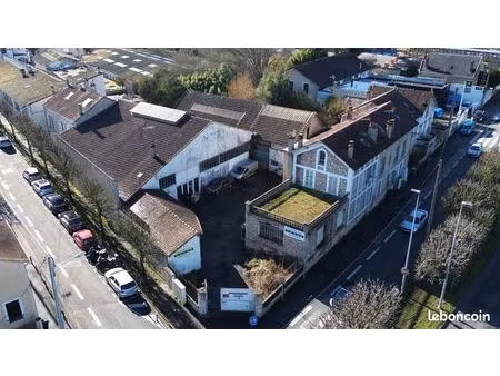 ensemble immobilier mixte de 770m² : maison/entrepôts/bureaux