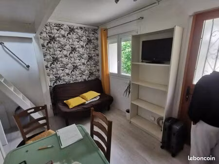 studio lumineux au sein d’une petite propriété arborée