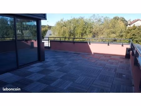 bureaux 60 m2 climatisés avec grande terrasse
