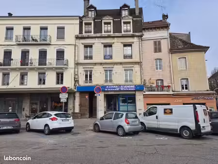 à louer – local commercial ou bureaux place des terreaux 01200 belley 225m² - 1200 euros/m