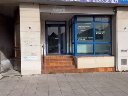 à louer – local commercial ou bureaux rénovés belley 225m² - 1200 euros/mois