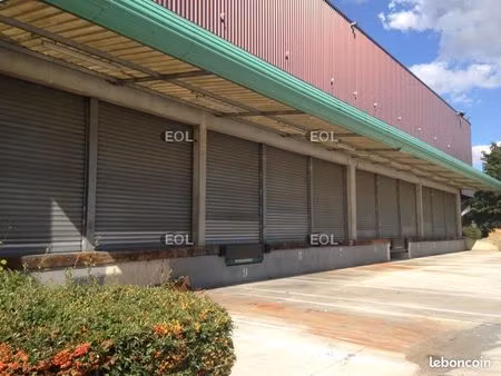 local logistique 2 582 m²