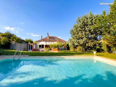 maison 8 pièces 185 m²