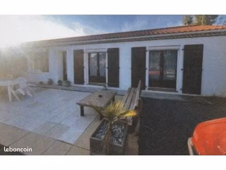 maison mitoyenne bord de marais