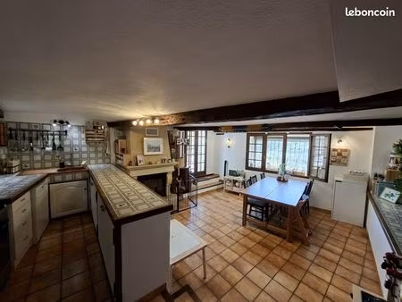maison de village 89 m² - vue dégagée sans vis-à-vis  plein sud  au calme  centre bagnols-