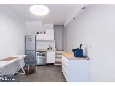 maison de village en pierre à la location