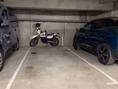parking sous terrain fermée